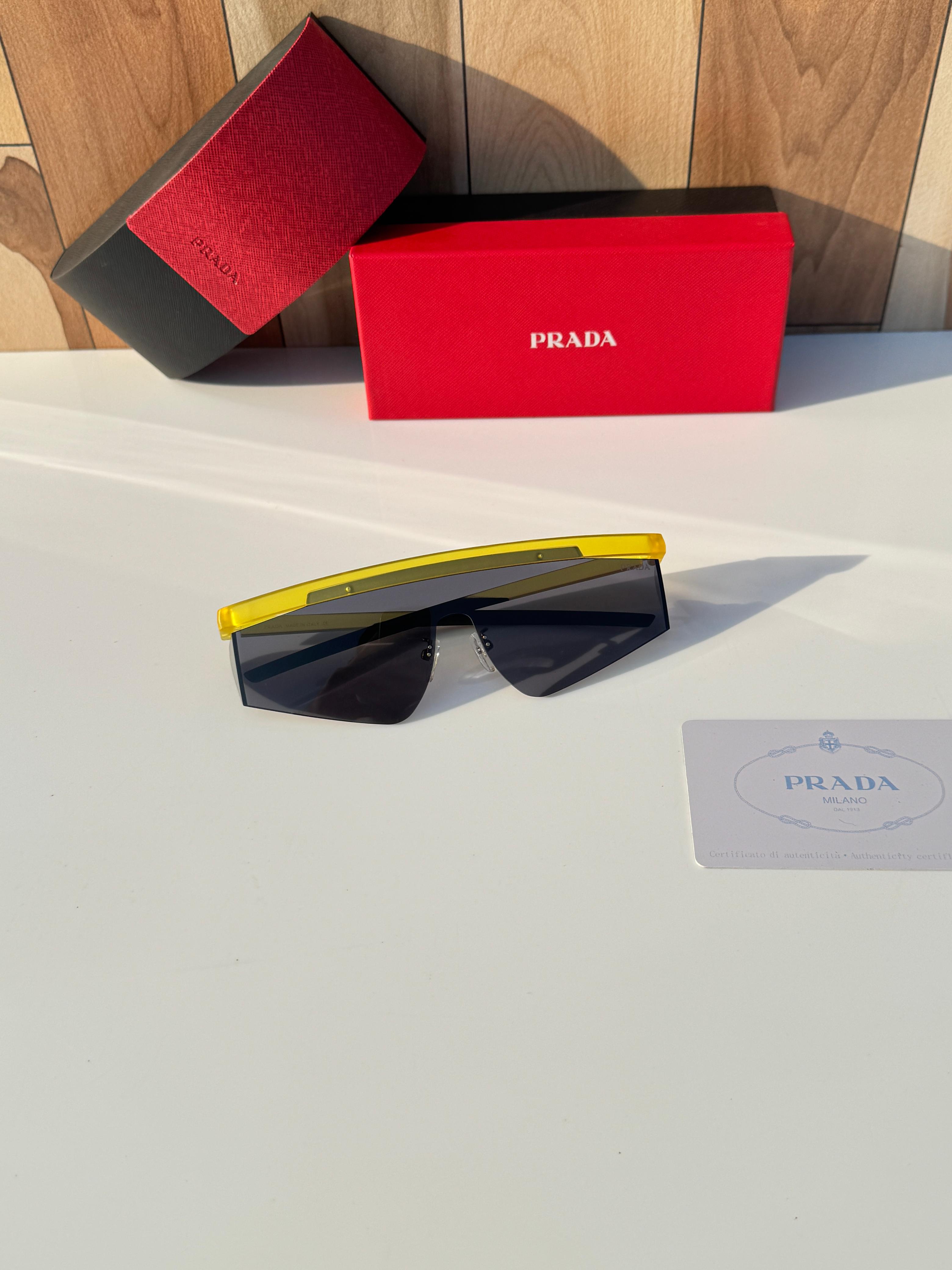 prada_217_yellow_black