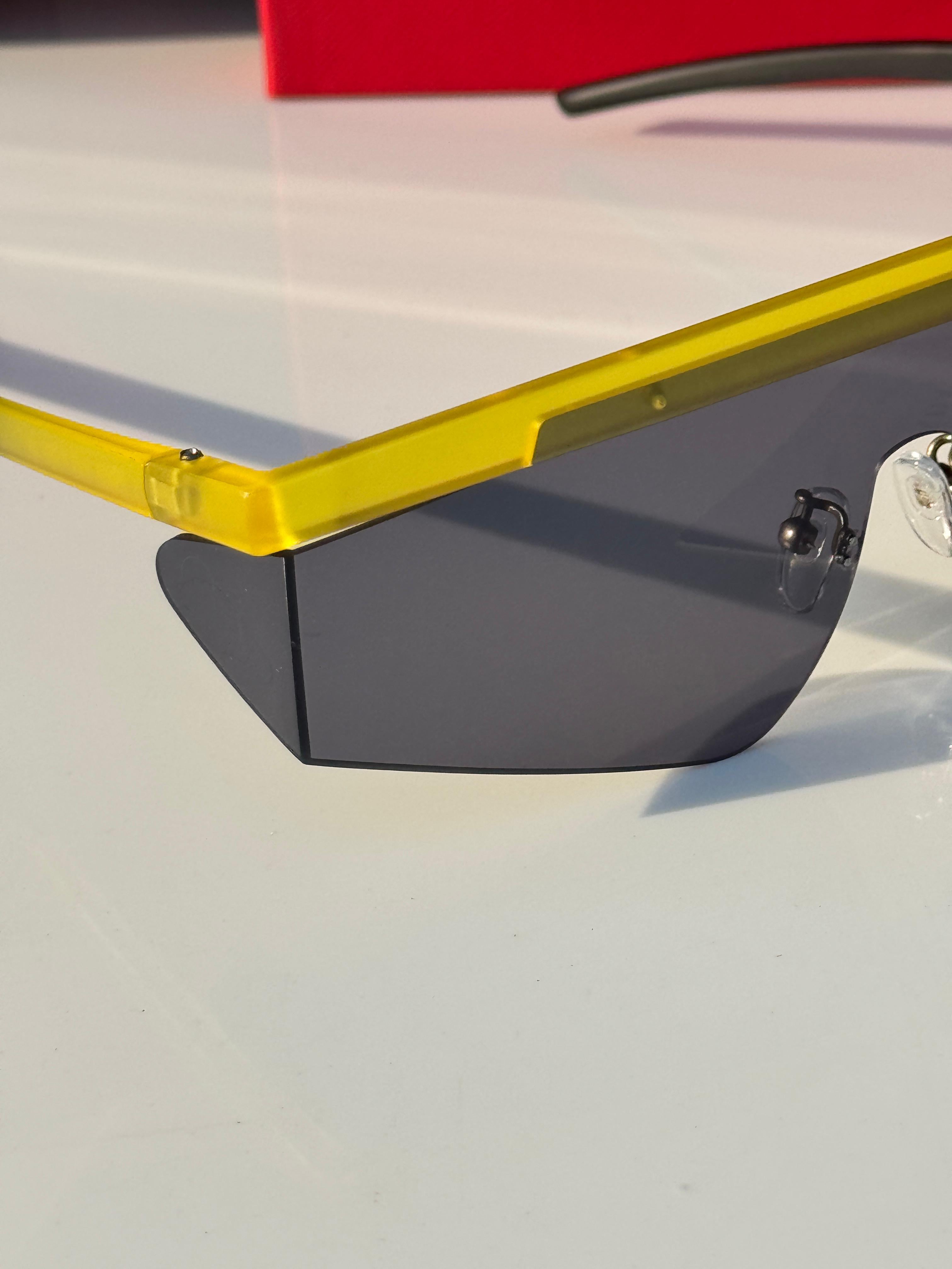 prada_217_yellow_black