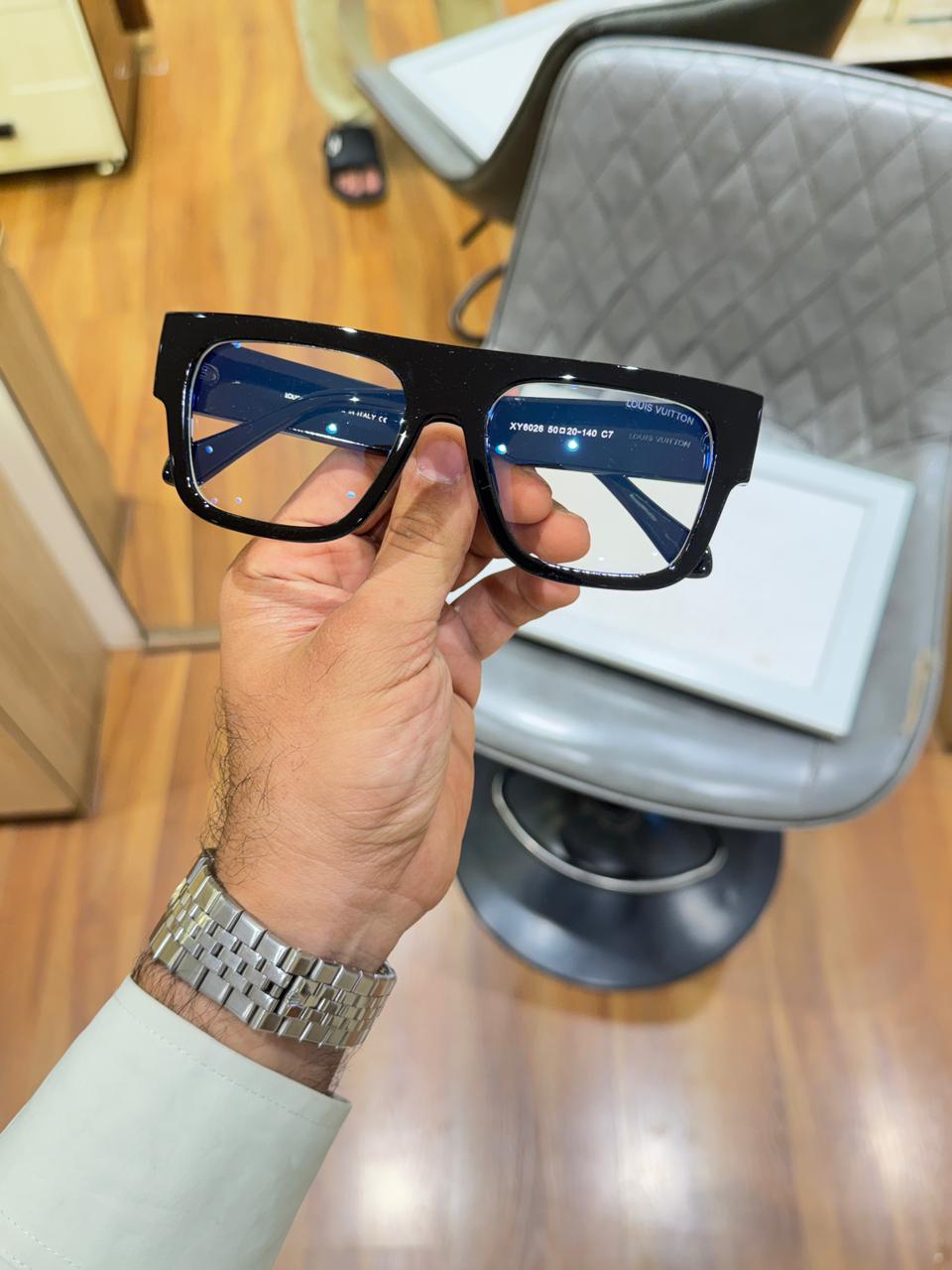 Louis vuitton 6026 black plano