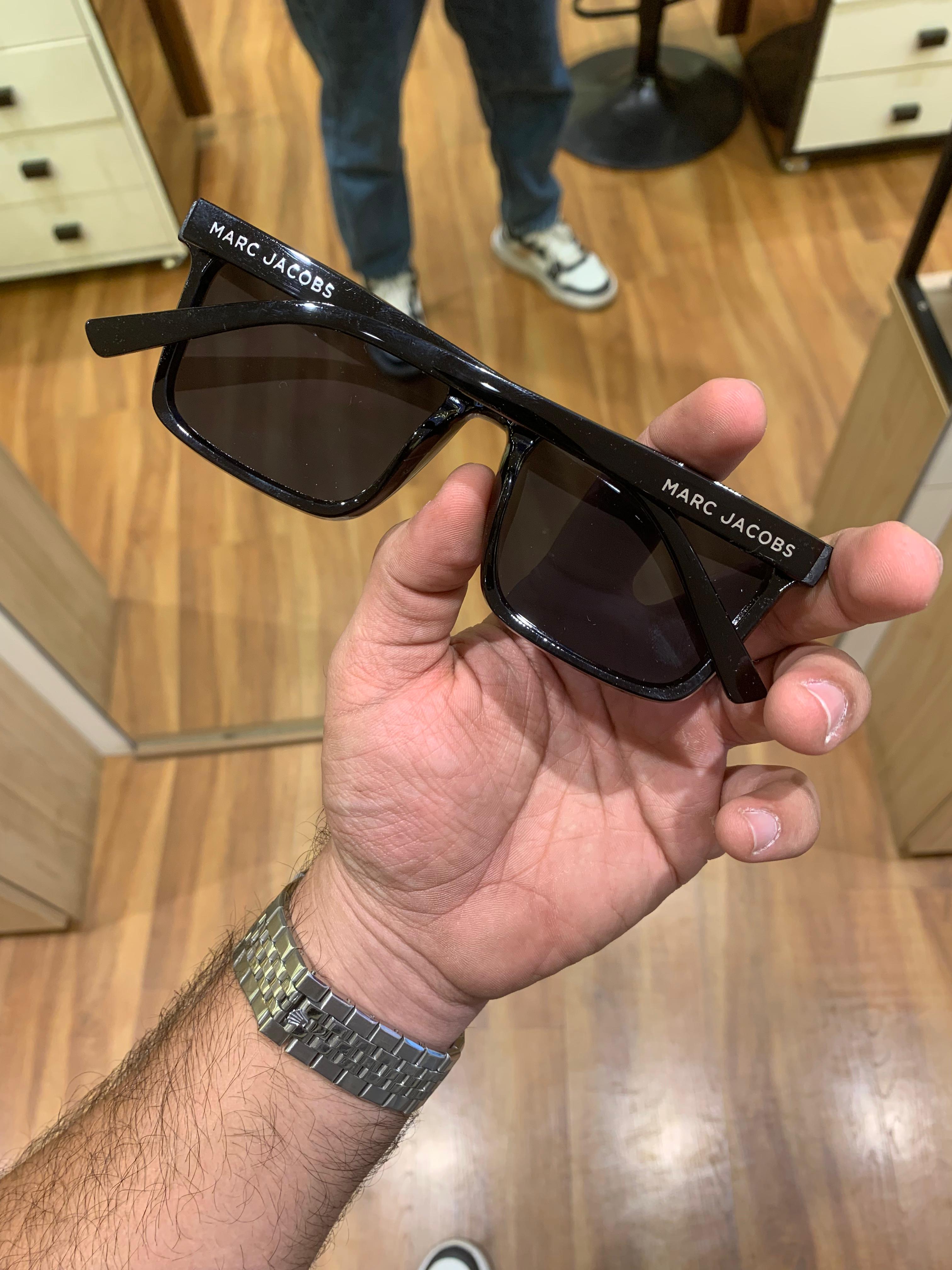 marc jacobs squre full black