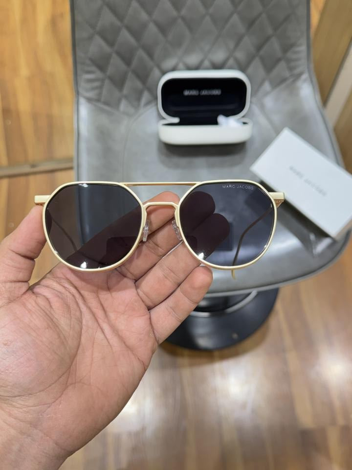 Marc_jacobs_metal_gold_black