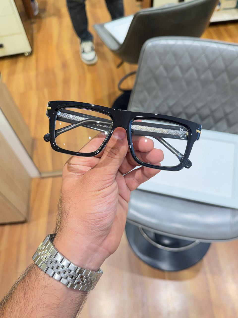 mairo 147 black plano