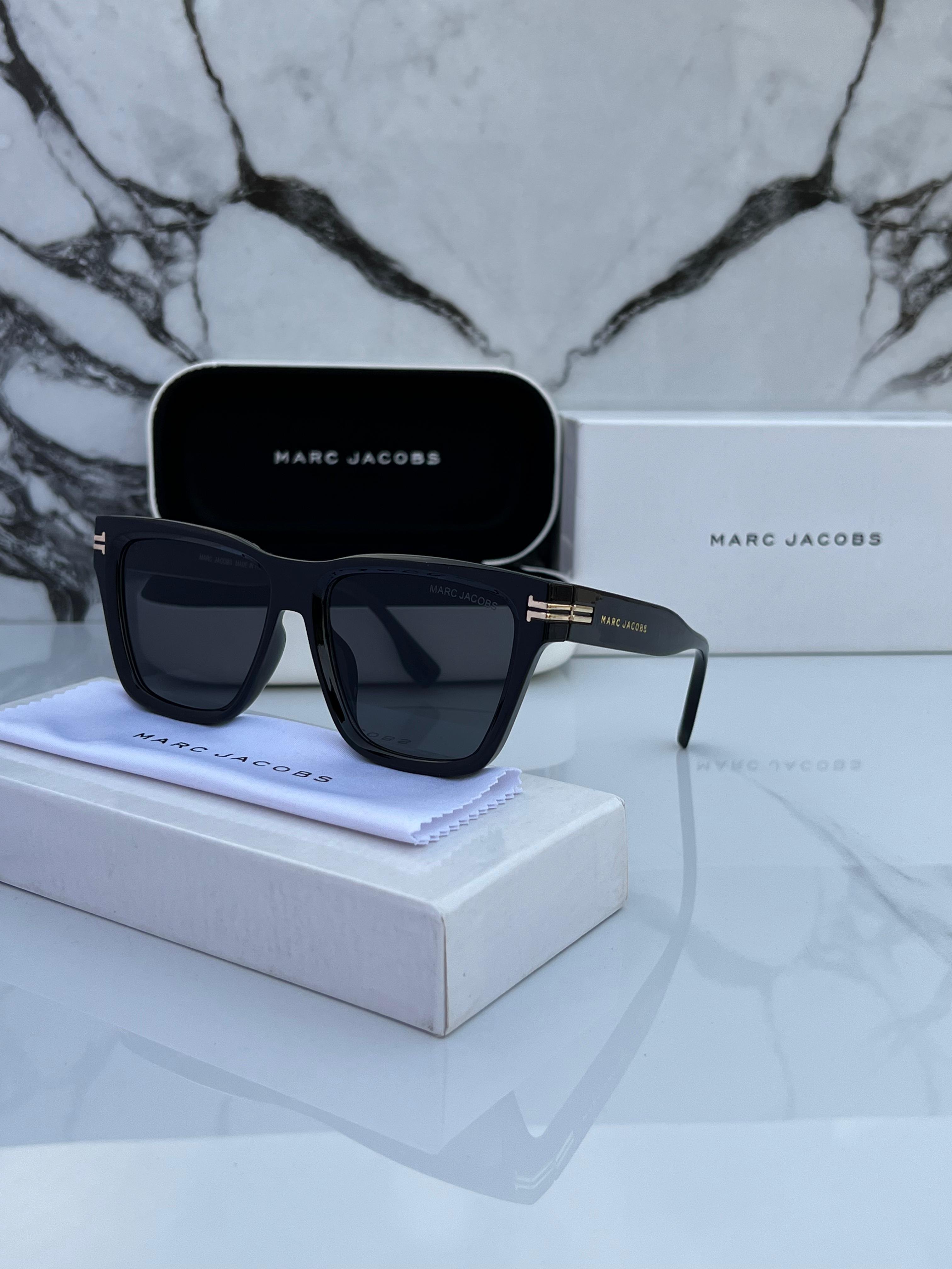 marc jacobs 1002 black