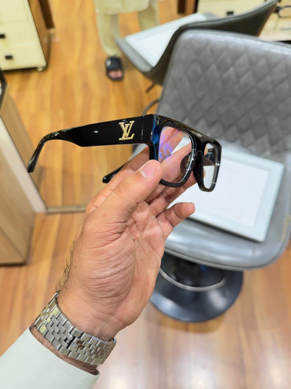 Louis vuitton 6026 black plano