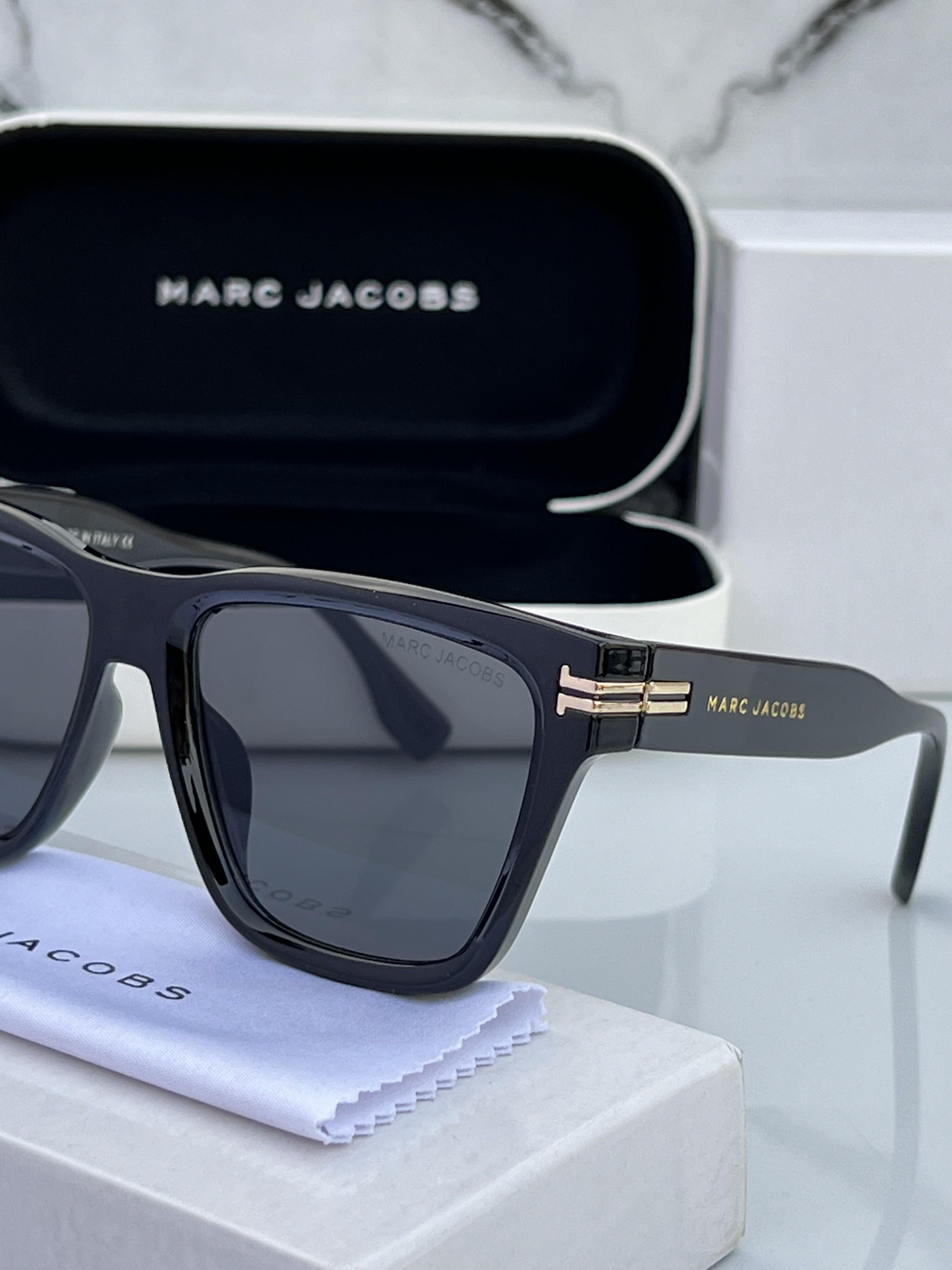 marc jacobs 1002 black