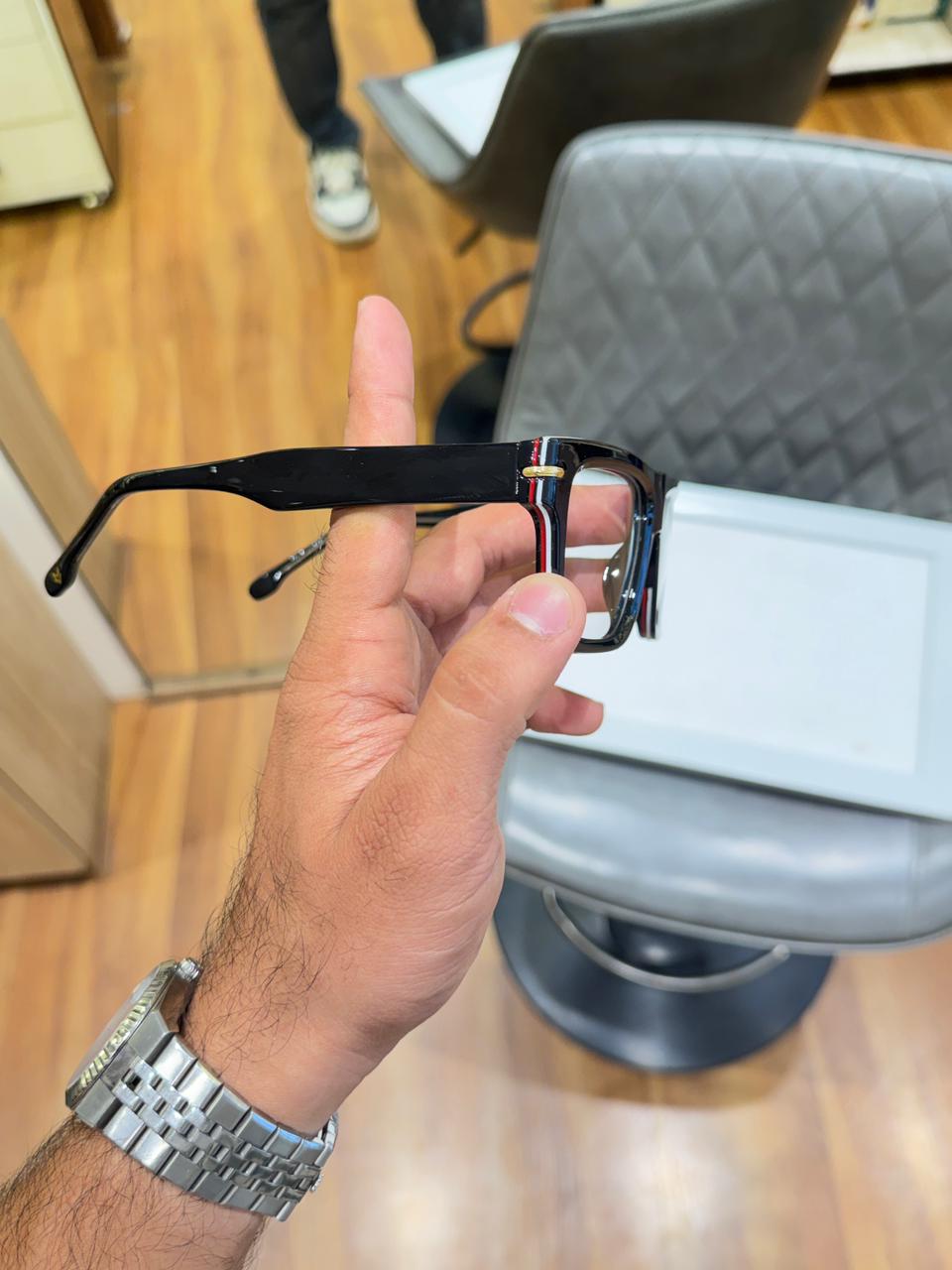 mairo 147 black plano