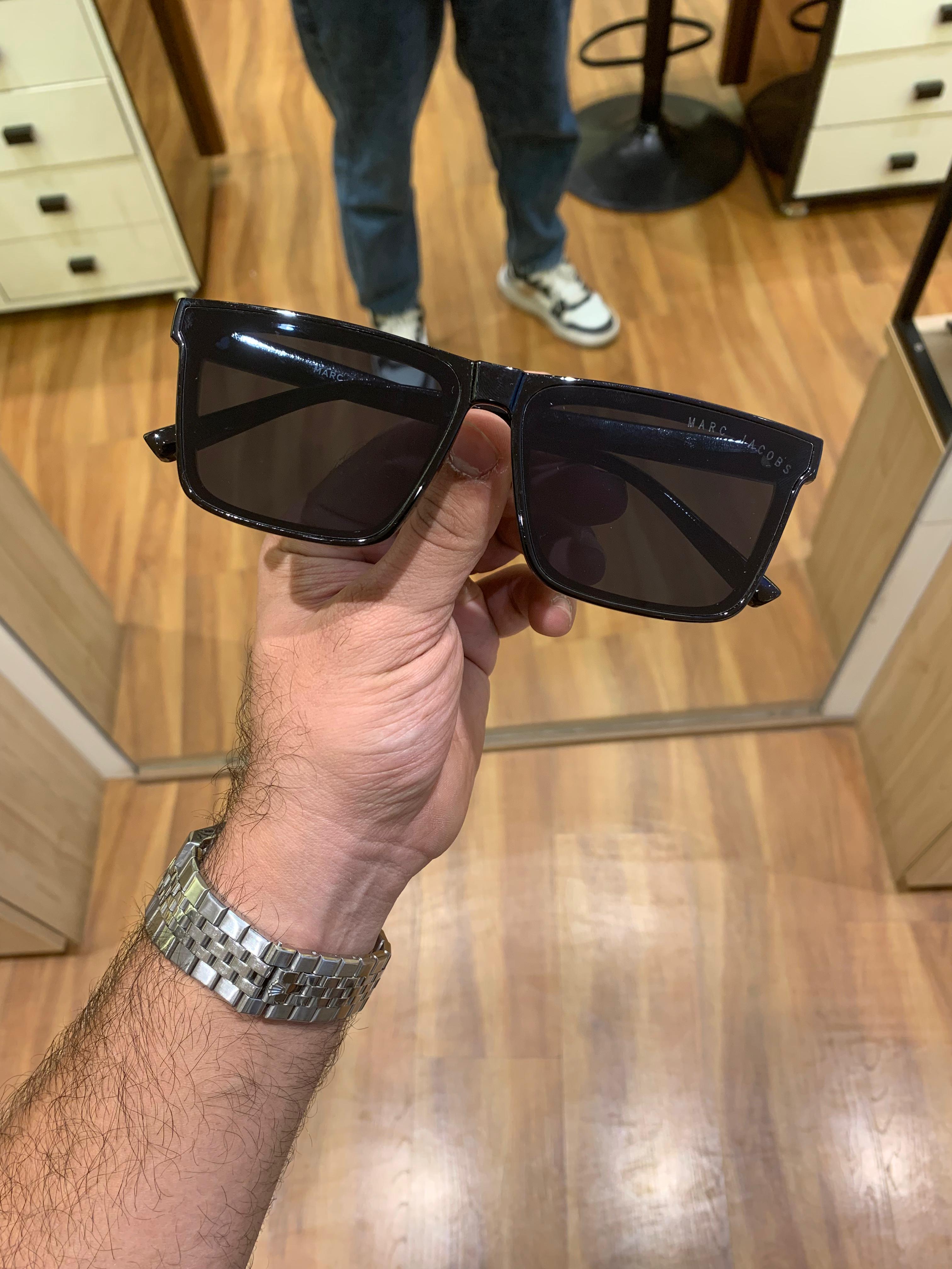 marc jacobs squre full black