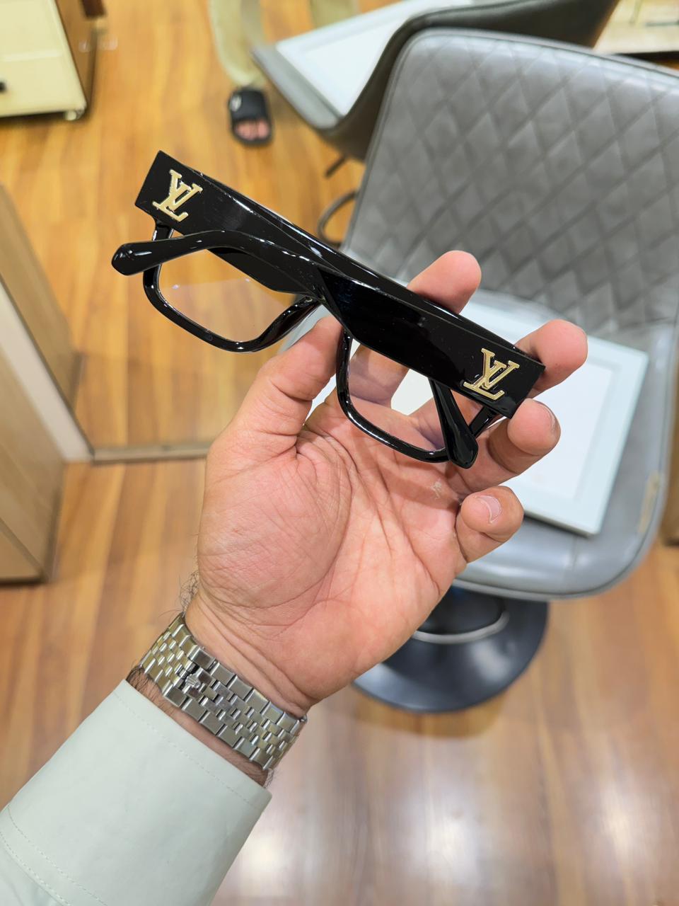 Louis vuitton 6026 black plano