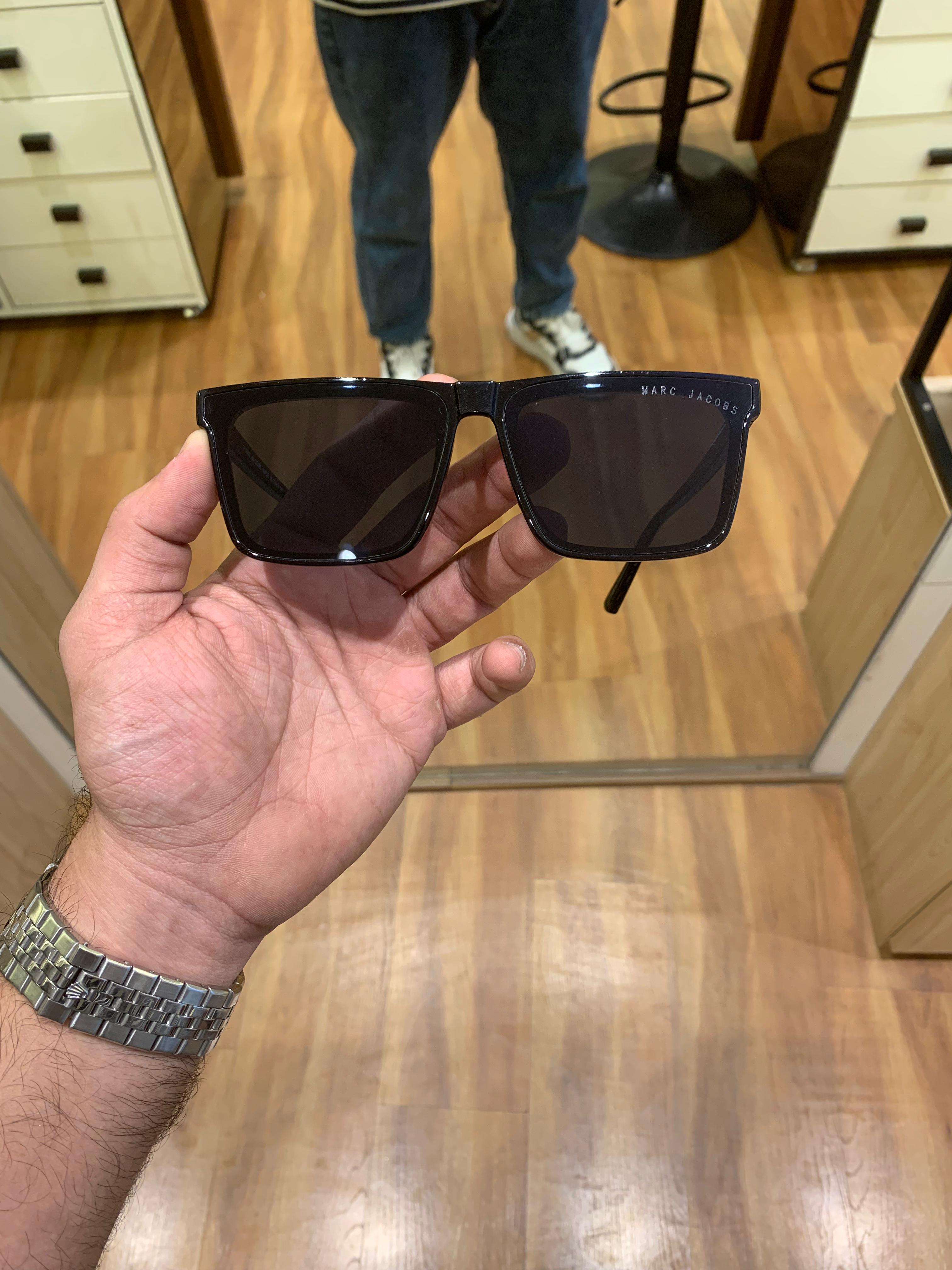 marc jacobs squre full black